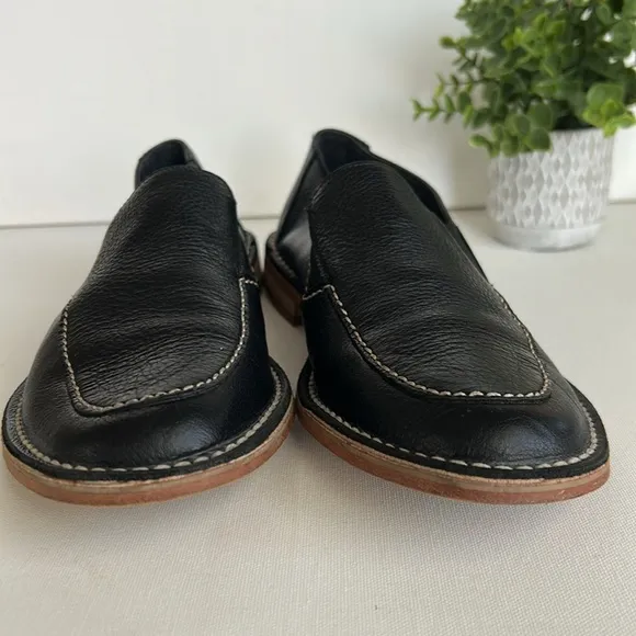 Tommy Bahama Black Leather Loafers