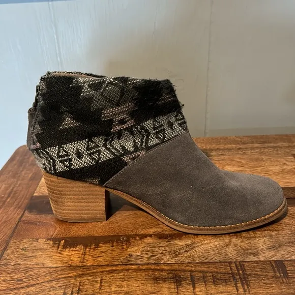 TOMS Suede Ankle Booties, Western, Block Heel, Gray, Black, Gently Used, Size 8