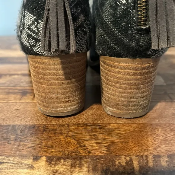 TOMS Suede Ankle Booties, Western, Block Heel, Gray, Black, Gently Used, Size 8