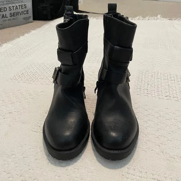 Torrid 7W pebbled faux moto chunky ankle boots 1947