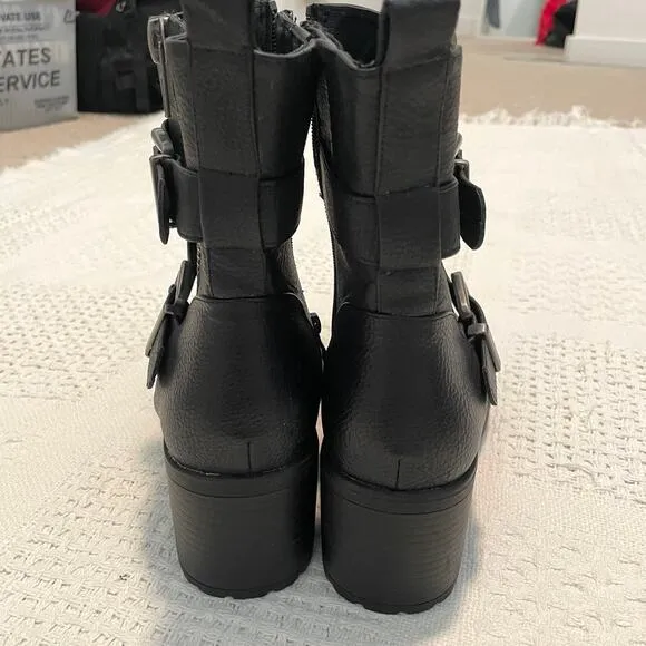 Torrid 7W pebbled faux moto chunky ankle boots 1947