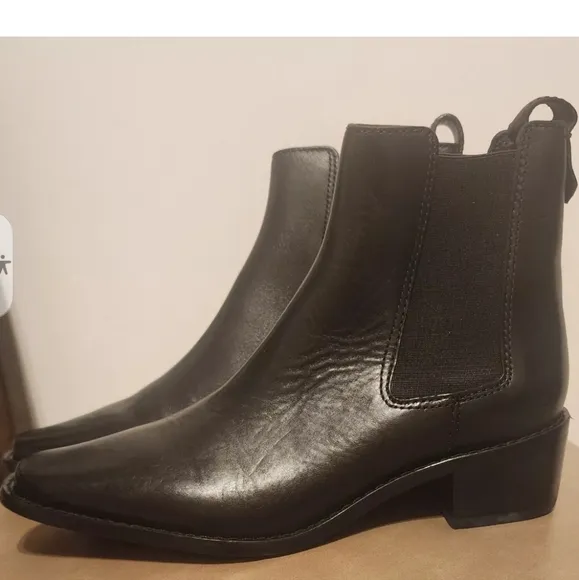 Tory Burch Leather Chelsea Ankle Boots Size 6 New