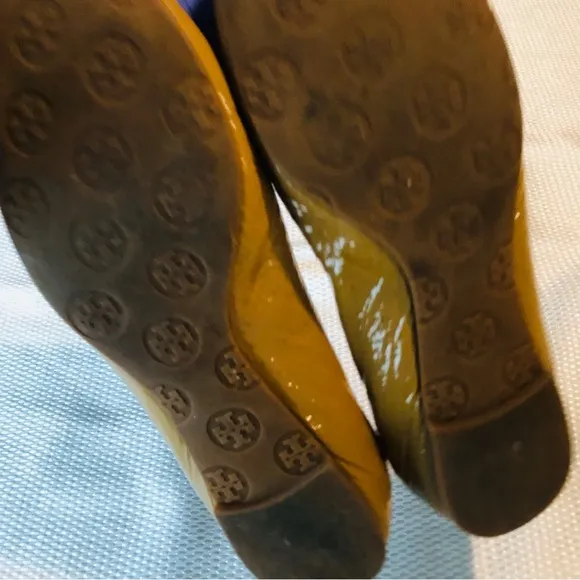 Tory Burch Women's Tan Ballet Flats
