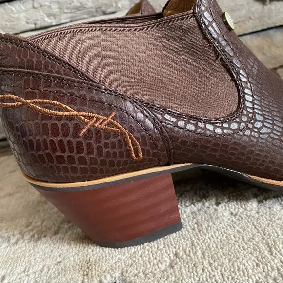 Twisted X Cowboy Western Ankle Boots Booties Brown Croc Embossed Leather Slip On