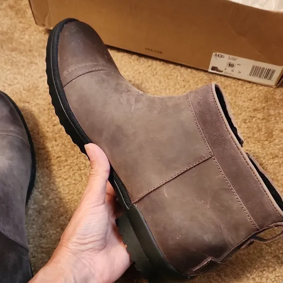 UGG AttelWaterproof Ankle Distressed boots
