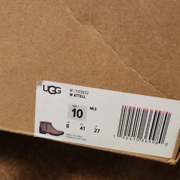 UGG AttelWaterproof Ankle Distressed boots