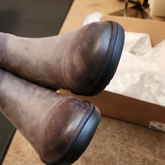 UGG AttelWaterproof Ankle Distressed boots