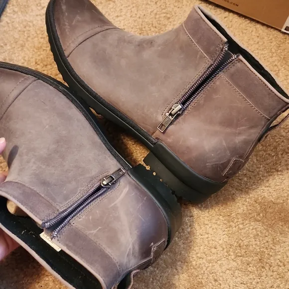 UGG AttelWaterproof Ankle Distressed boots
