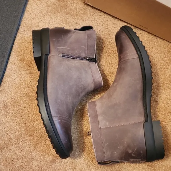 UGG AttelWaterproof Ankle Distressed boots