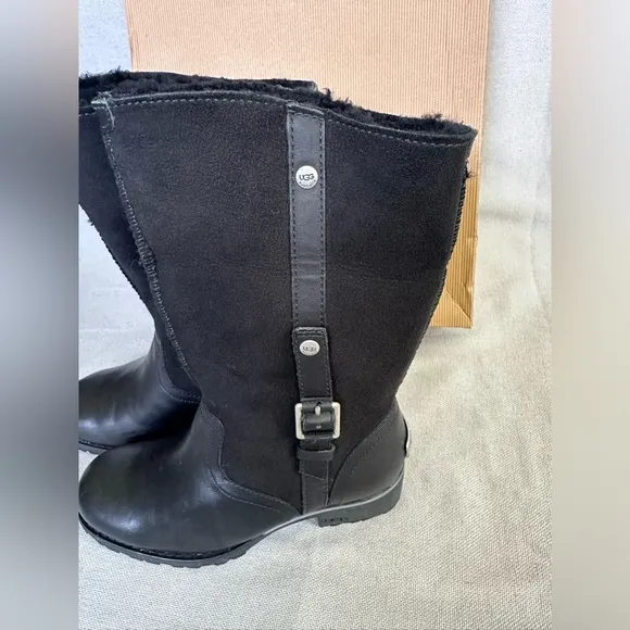 UGG Australia Bellvue 2 Heeled Black Boots New