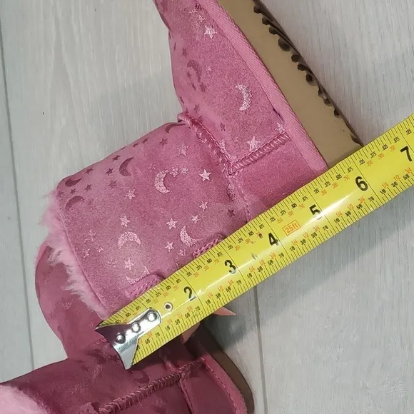 Ugg Australia Kids Bailey Bow Pink Barbie Moon &amp; star leather boots shoes sz 8