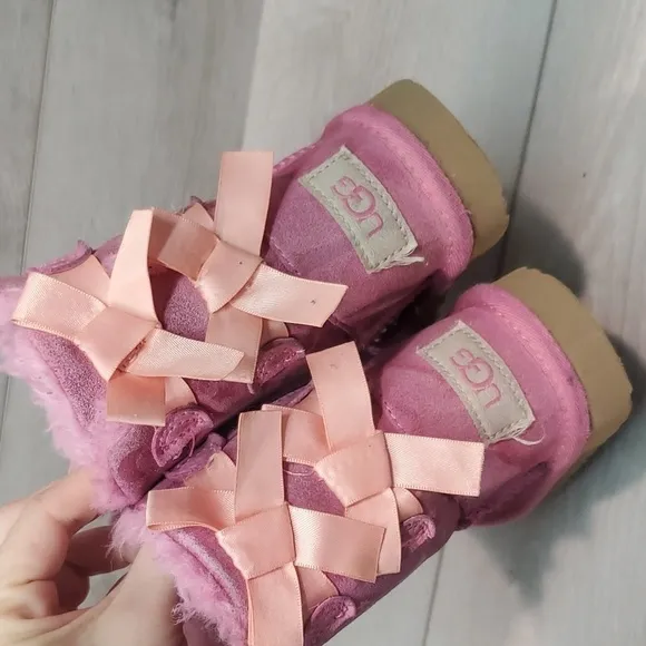 Ugg Australia Kids Bailey Bow Pink Barbie Moon &amp; star leather boots shoes sz 8