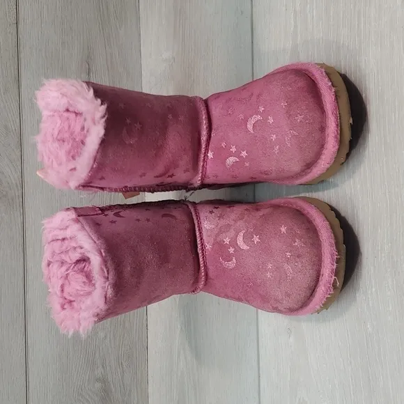 Ugg Australia Kids Bailey Bow Pink Barbie Moon &amp; star leather boots shoes sz 8
