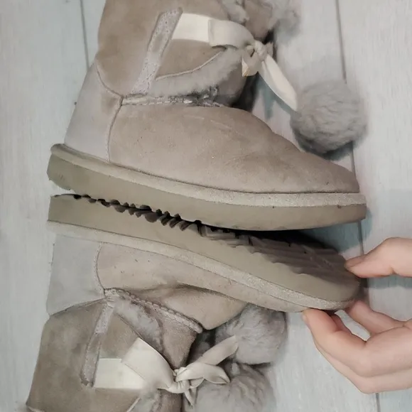 Ugg Australia Kids Girls Gita Pom Pom Leather Sheepskin Boots shoes sz 11