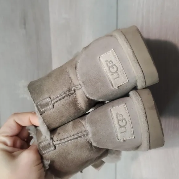 Ugg Australia Kids Girls Gita Pom Pom Leather Sheepskin Boots shoes sz 11