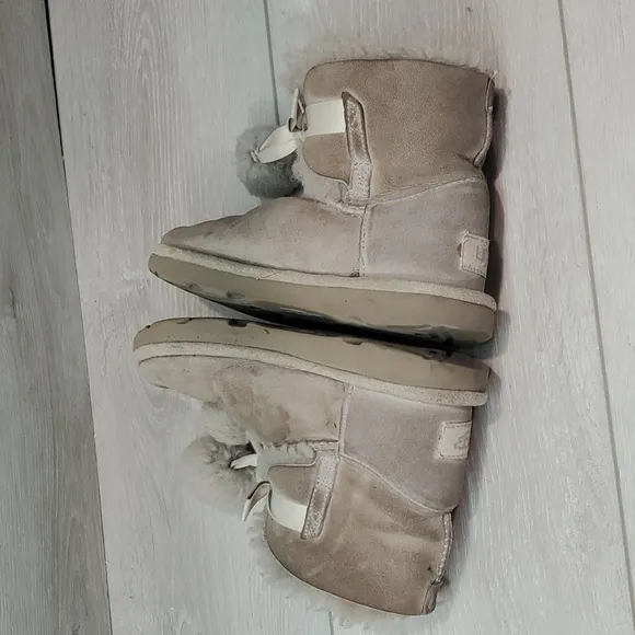 Ugg Australia Kids Girls Gita Pom Pom Leather Sheepskin Boots shoes sz 11