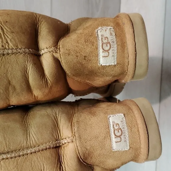 Ugg Australia Women 5804 Classic Tall Sheepskin Leather boots shoes sz 7