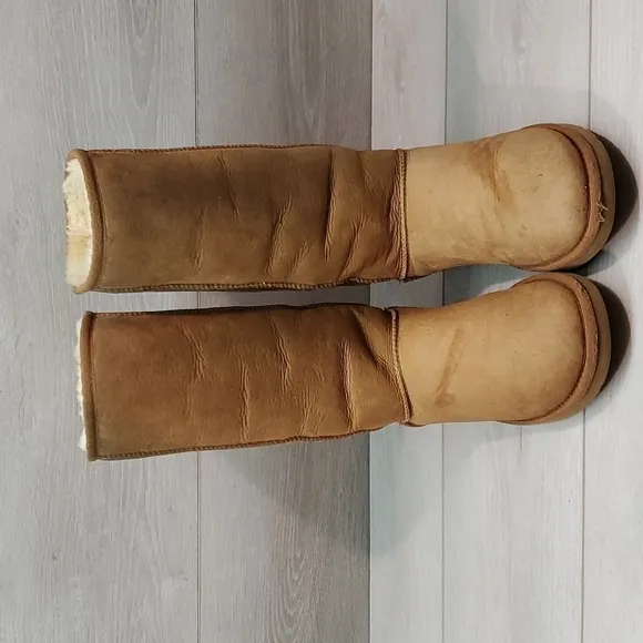 Ugg Australia Women 5804 Classic Tall Sheepskin Leather boots shoes sz 7