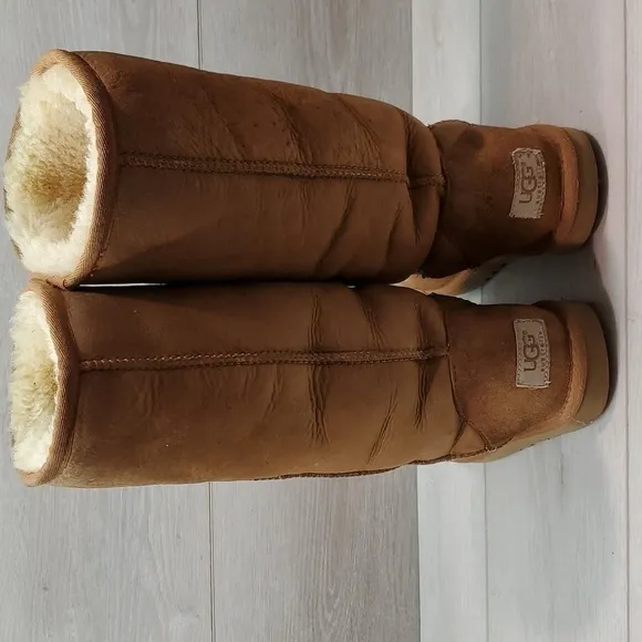 Ugg Australia Women 5804 Classic Tall Sheepskin Leather boots shoes sz 7