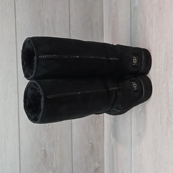 Ugg Australia Women 5804 Leather Tall Sheepskin Boots shoes sz 7