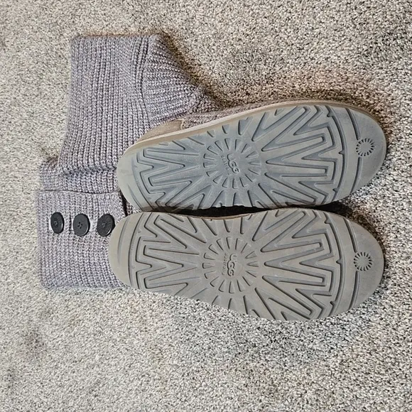 Ugg Australia Women 5819 Tall 3 button cardigan sweater boots shoes sz 8