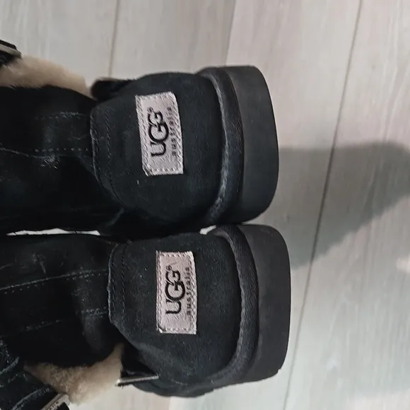 Ugg Australia Women Maddi Leather 1001520 Sheepskin Boots shoes sz 5