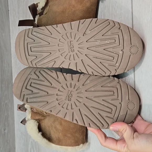 Ugg Big Girl Kids 3280K Ankle Leather Bow boots shoes sz 3