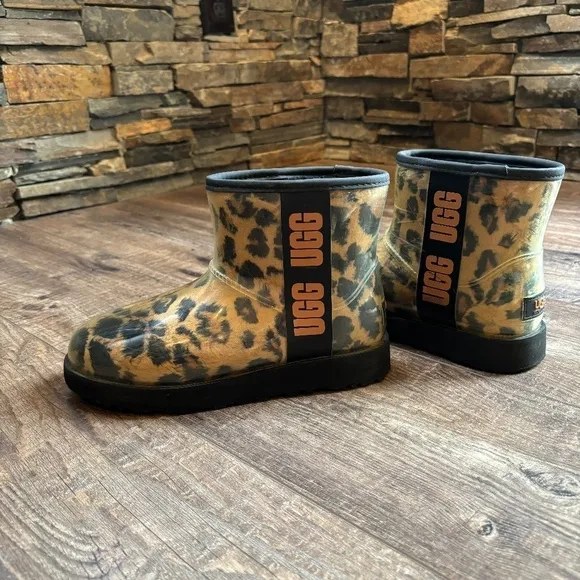 UGG Classic Clear Mini Panther Rubber/Sheepskin Waterproof Boots Women's Size 6