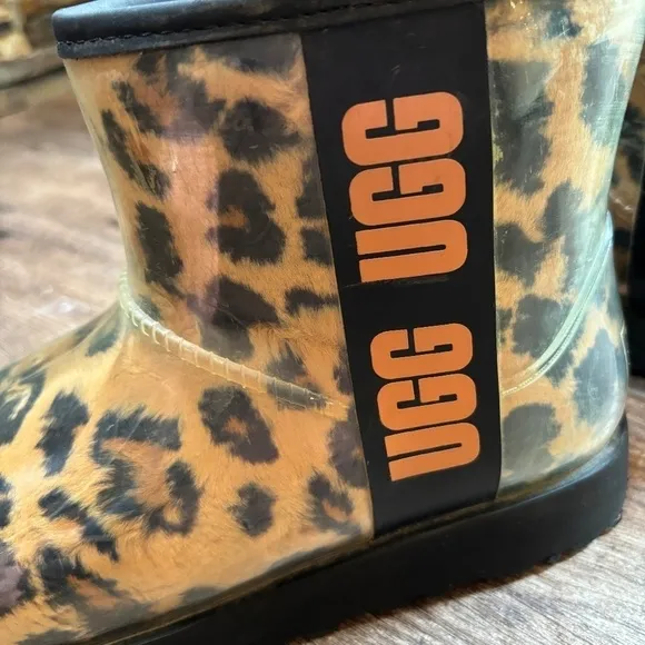 UGG Classic Clear Mini Panther Rubber/Sheepskin Waterproof Boots Women's Size 6