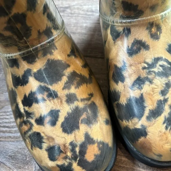 UGG Classic Clear Mini Panther Rubber/Sheepskin Waterproof Boots Women's Size 6