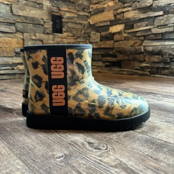 UGG Classic Clear Mini Panther Rubber/Sheepskin Waterproof Boots Women's Size 6