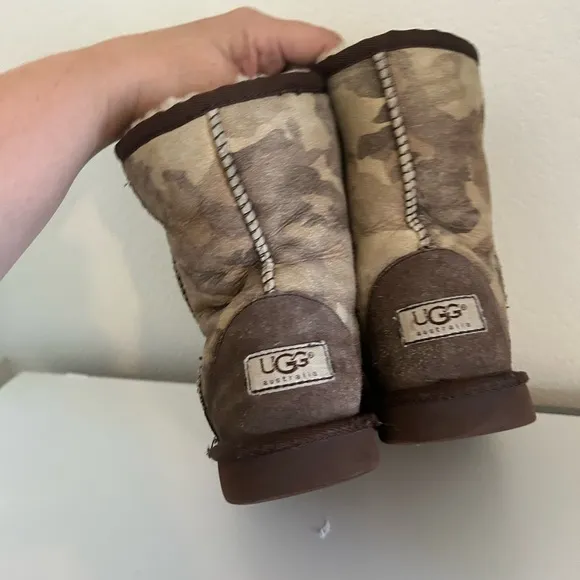 UGG Classic Short Boots Womens 5Camo Shearling Lined Shoes
