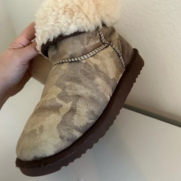 UGG Classic Short Boots Womens 5Camo Shearling Lined Shoes