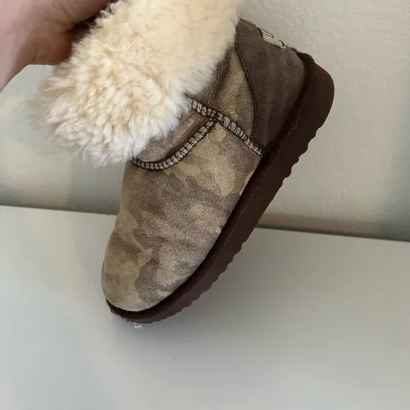 UGG Classic Short Boots Womens 5Camo Shearling Lined Shoes