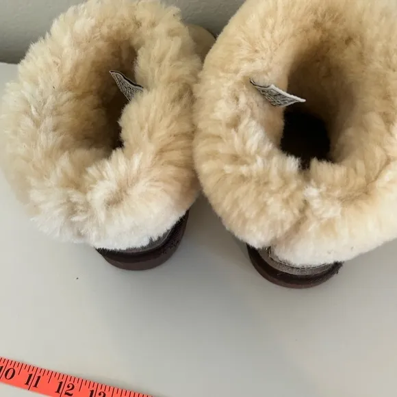 UGG Classic Short Boots Womens 5Camo Shearling Lined Shoes
