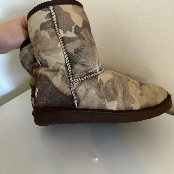 UGG Classic Short Boots Womens 5Camo Shearling Lined Shoes