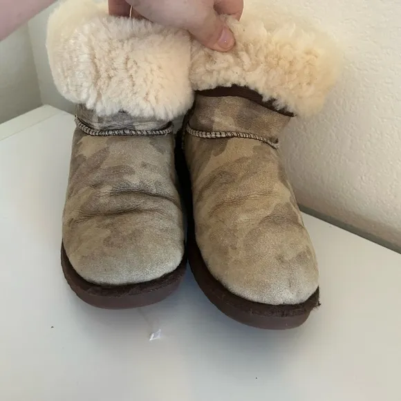 UGG Classic Short Boots Womens 5Camo Shearling Lined Shoes