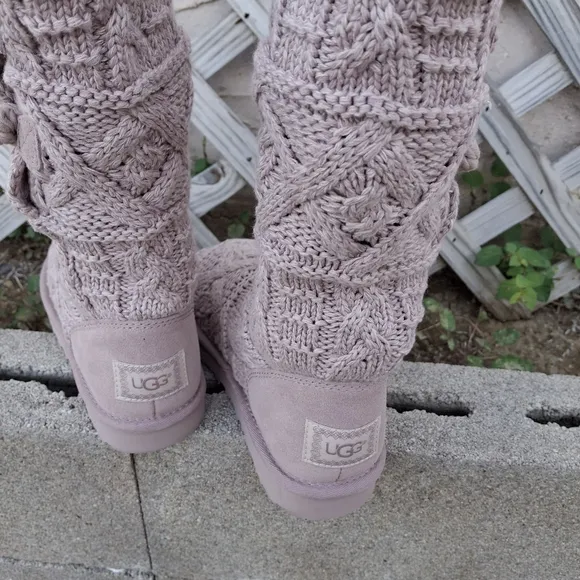 UGG Classic Tall Chunky Cable Knit Creamy White Boots  Women Size 7