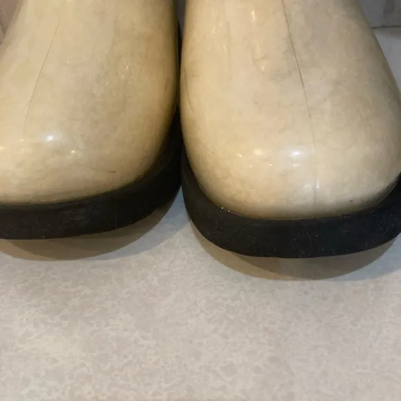 UGG Clear Mini