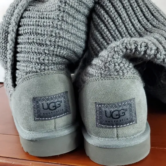 UGG Gray Winter Knit Boots Cozy Mid-Calf Design - 7