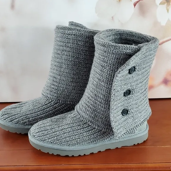 UGG Gray Winter Knit Boots Cozy Mid-Calf Design - 7