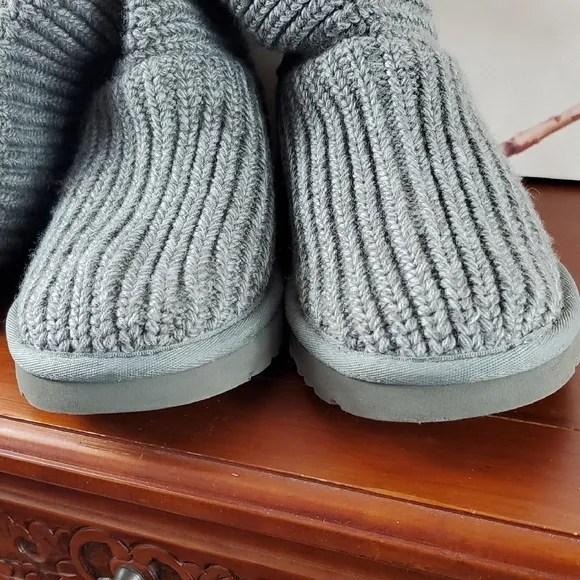 UGG Gray Winter Knit Boots Cozy Mid-Calf Design - 7