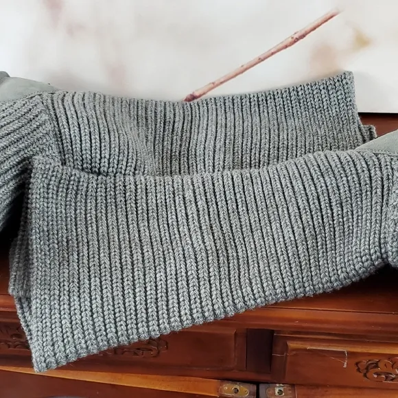 UGG Gray Winter Knit Boots Cozy Mid-Calf Design - 7