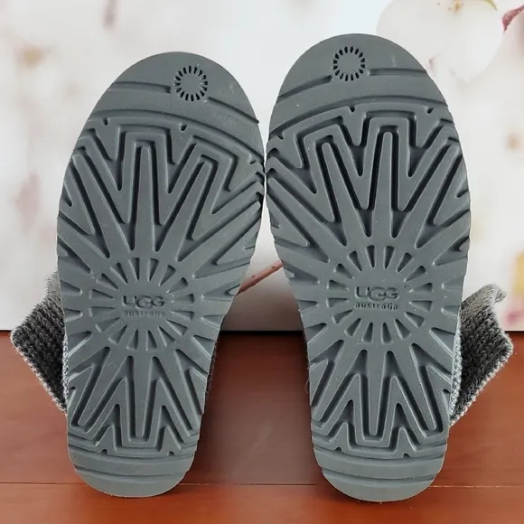 UGG Gray Winter Knit Boots Cozy Mid-Calf Design - 7