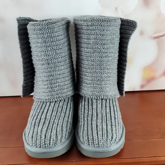UGG Gray Winter Knit Boots Cozy Mid-Calf Design - 7