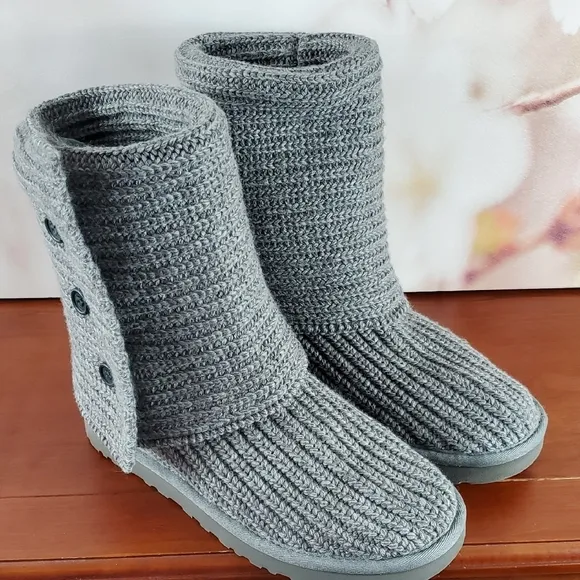 UGG Gray Winter Knit Boots Cozy Mid-Calf Design - 7