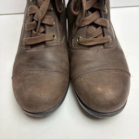 UGG Hazelwood Brown Leather Combat Moto Boots Lace-Up Design Sherpa Lined 8.5