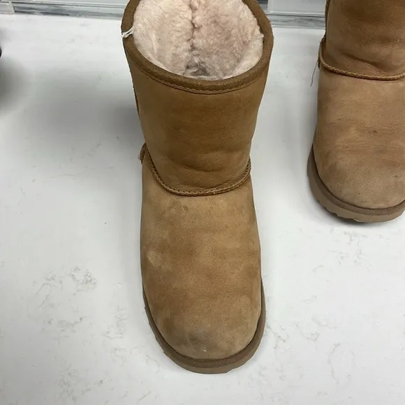 Ugg Kids Unisex Classic Weather Short Il Waterproof Boots...