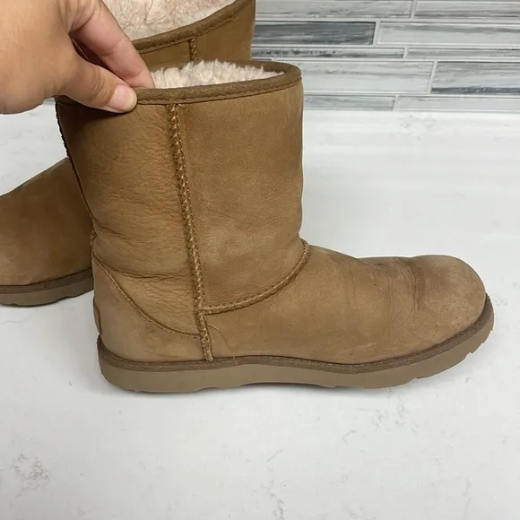 Ugg Kids Unisex Classic Weather Short Il Waterproof Boots...