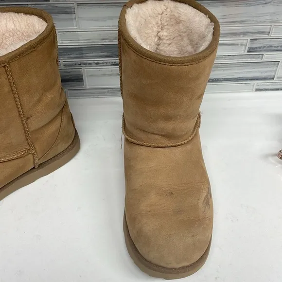 Ugg Kids Unisex Classic Weather Short Il Waterproof Boots...